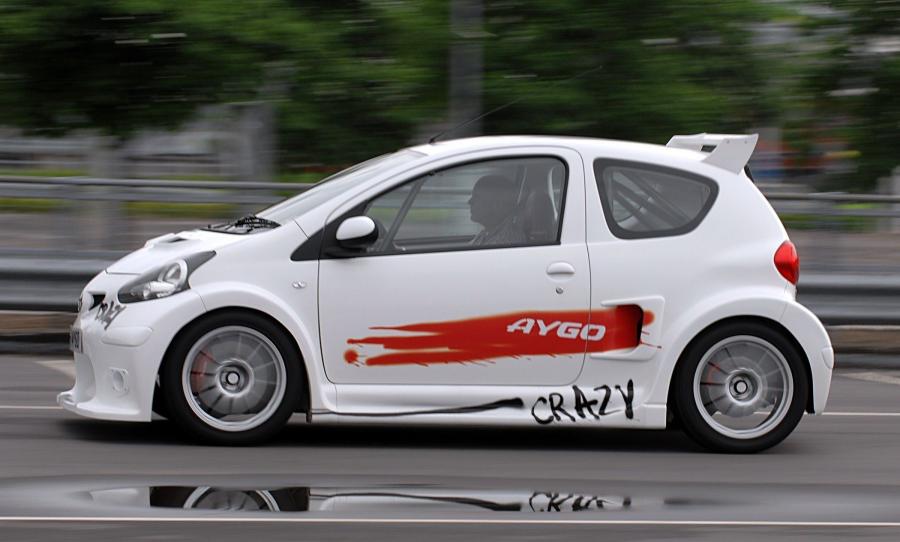  Toyota Aygo Crazy 2008 года  (фото 8 из 16)